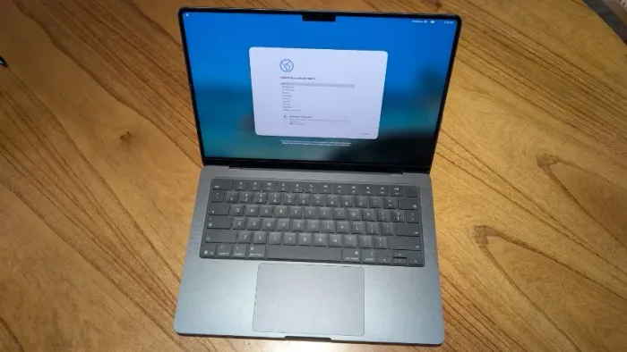 MacBook Pro M5 14 polegadas novíssimo
