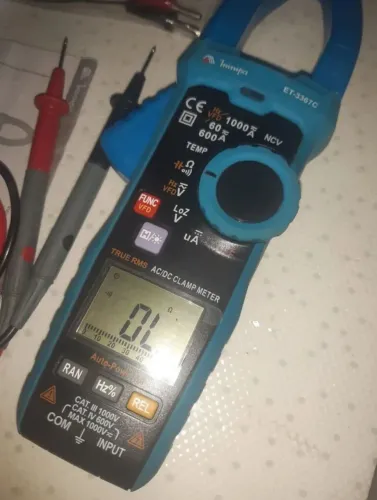 Multimetro alicate amperímetro Minipa ET3367c
