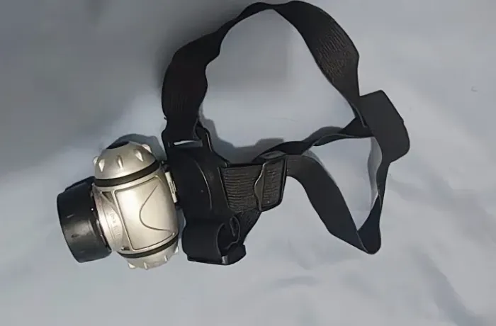 Lanterna Cabeça articulada 7 leds a pilha