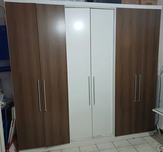 Guarda- roupa 6 portas (LER DESCRIÇÃO)