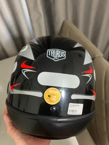 Capacete taurus 