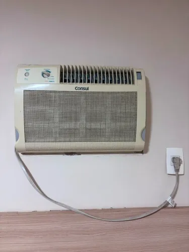 Ar Condicionado Consul 7.500 BTUs - 220V - Gelando Normalmente
