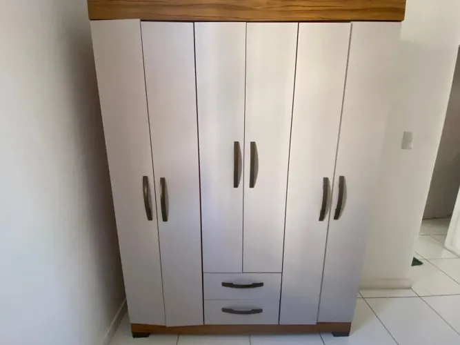 GUARDA ROUPA