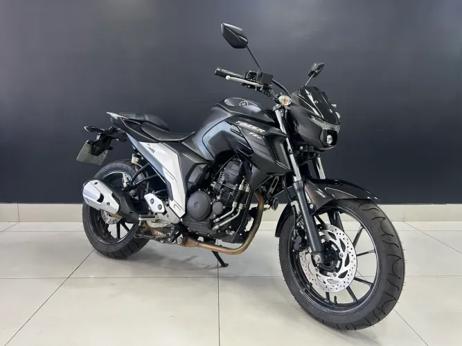 FZ25 Fazer 250 - Troco e Financio