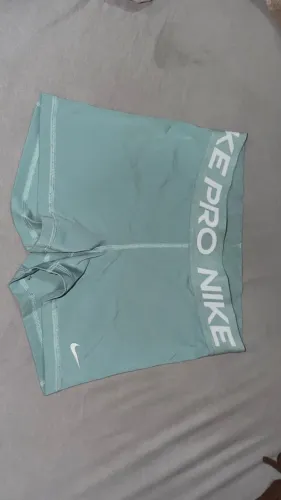 Short Nike pro tamanho P