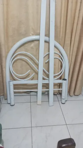 cama de solteiro em aço
