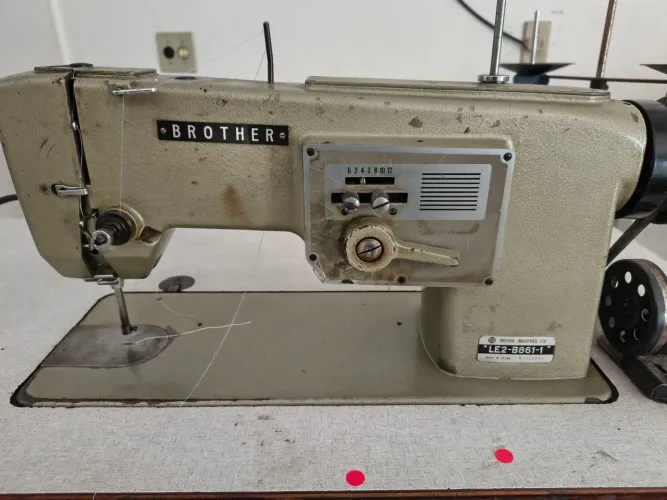 Máquina de Bordado Industrial Brother LE2-B861-1 Japonesa