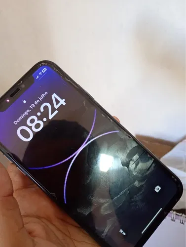 estou vendendo esse iphone XR NOVO , bateria 80% valor 700 reais