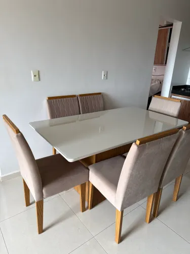Mesa de Jantar com 6 cadeiras