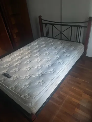 Cama casal Pilate com colchão manes