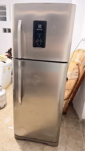 Geladeira Electrolux 1250,00 para vender logo 