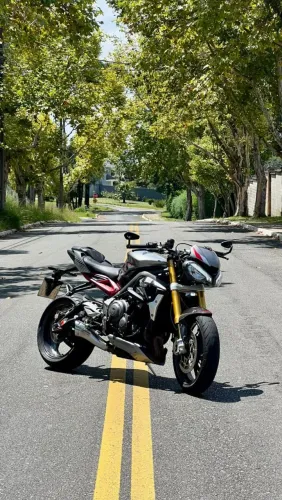 Triumph 765 RS