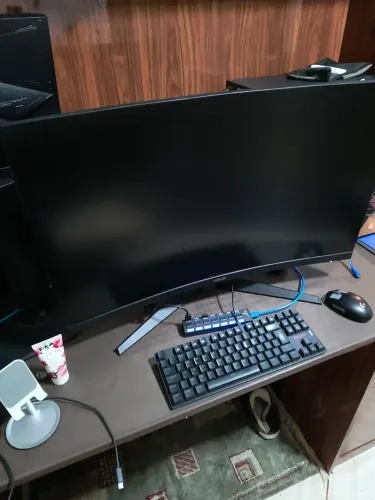 Monitor Asus 31.5" curvo (tela estragada)