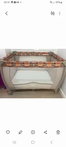 Berço portátil e desmontável