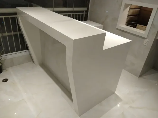 Ilha em porcelanato