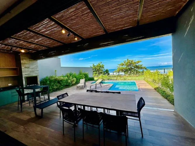 Casa em Maresias a Venda em Condomínio!