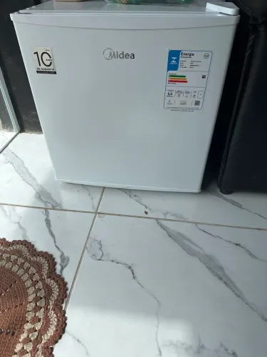 Frigobar mídia um mês de uso 
