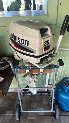 Motor de popa johnson 25 hp cdi ano 1976