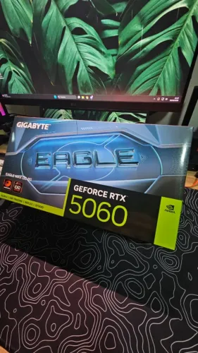 Placa de Vídeo Gigabyte GeForce RTX 5060 Eagle Max OC, 8GB, GDDR7, 128-bit, GV-N5060EAGLEM