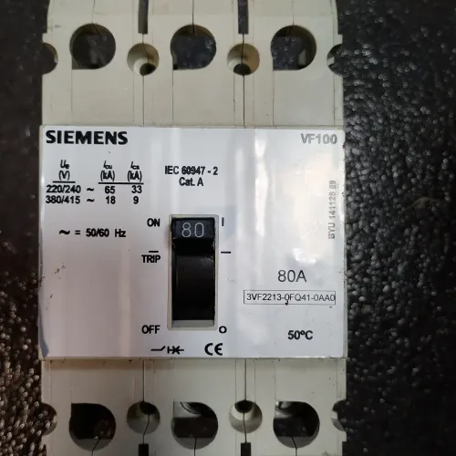 disjuntor tripolar em caixa moldada da marca Siemens 80a