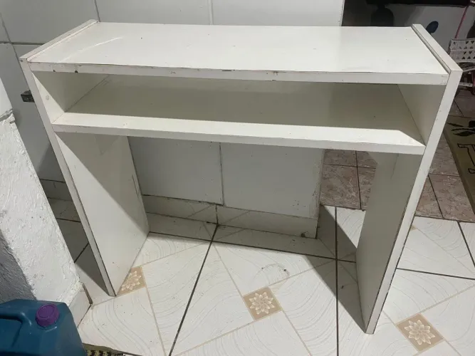 Mesa, cadeira e kit Nails Design 