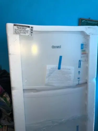 Vendo geladeira Consul CRD37, 334 litros.<br>Produto novo, zero bala, nunca usado.