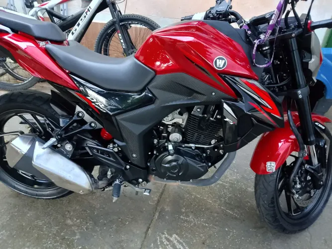 Dr160 ano 2025 .moto esportiva . econômica 