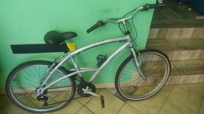 Bicicleta Caloi 100 21v 21 marchas banco confort com amortecedor
