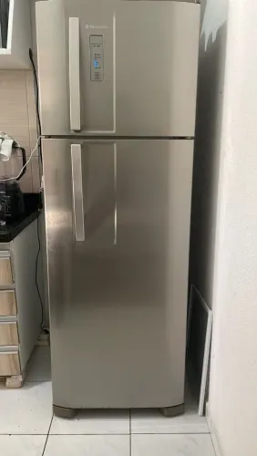 Vendo uma geladeira