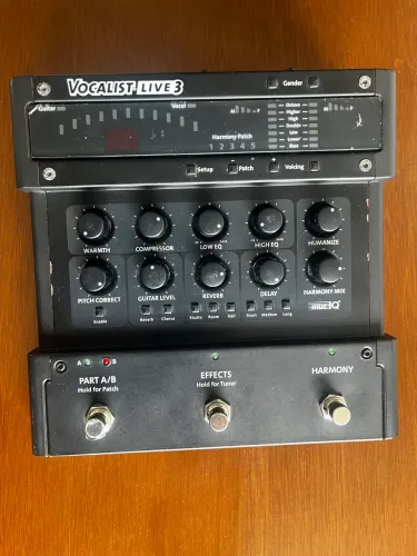 Pedaleira de voz Digitech Vocalist Live 3 - Excelente estado!
