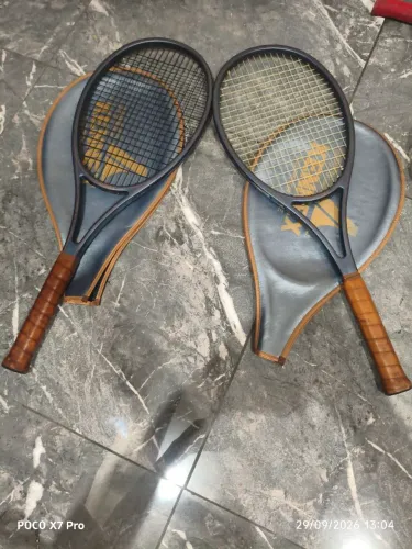 Duas raquetes de tênis proKennex vintage