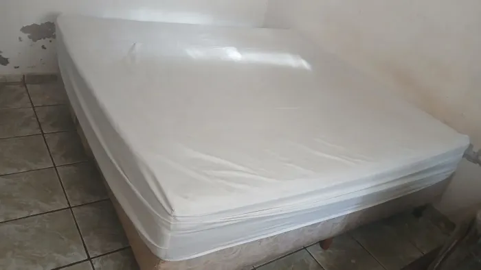 Cama king size casal, colchão com molas