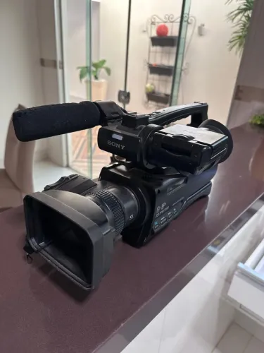Filmadora Sony HXR-MC2000