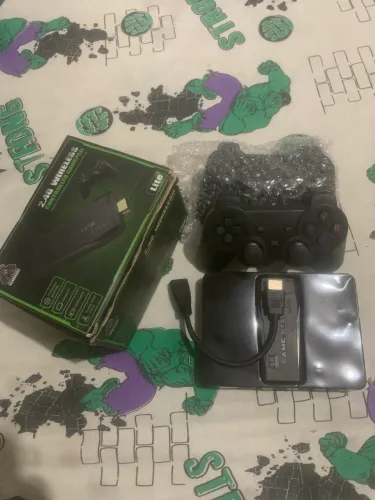 2.4G WIRELESS    CONTROLLER GAMEPAD