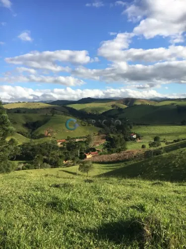 LINDO SITIO PARA VENDA COM 4,8 ALQUEIRES EM CUNHA SP