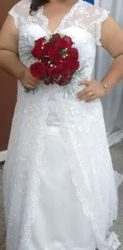 Vestido de noiva. Veste até o 46/48