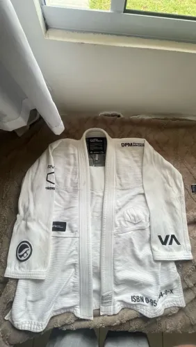 Kimono Jiu-Jitsu RVCA x Shoyoroll DPM Branco - A2