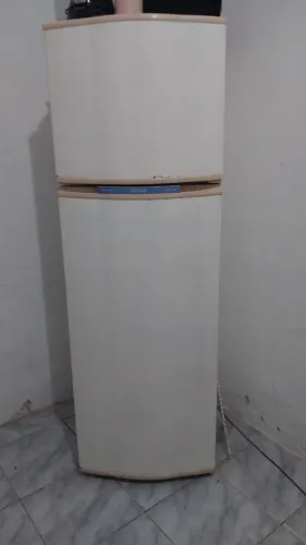 Vendo geladeira para conserto