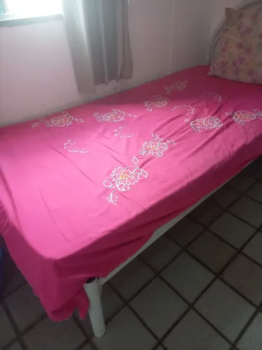 Vendo Cama Solteiro de Ferro
