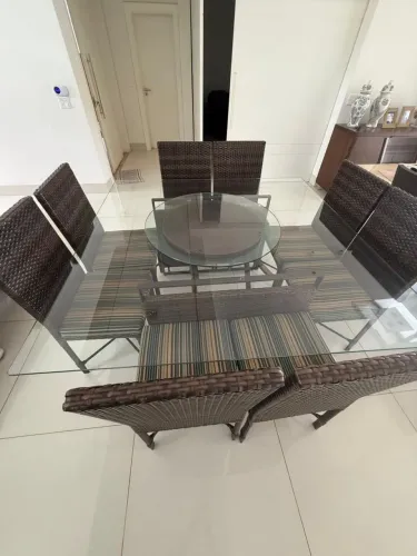 Mesa de 8 lugares IMPECÁVEL