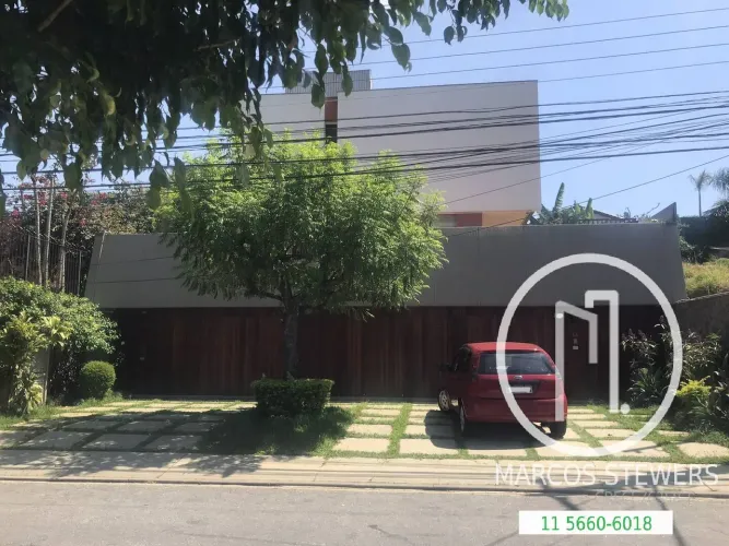 Casa com 4 dormitórios e Piscina para venda no Bolsão de Interlagos