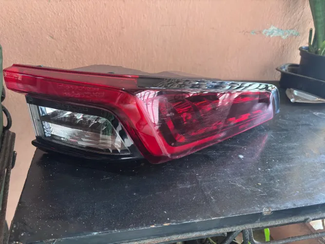Vendo Lanterna Traseira Esquerda Original Honda City Sedan 2026 - Ótimo Estado