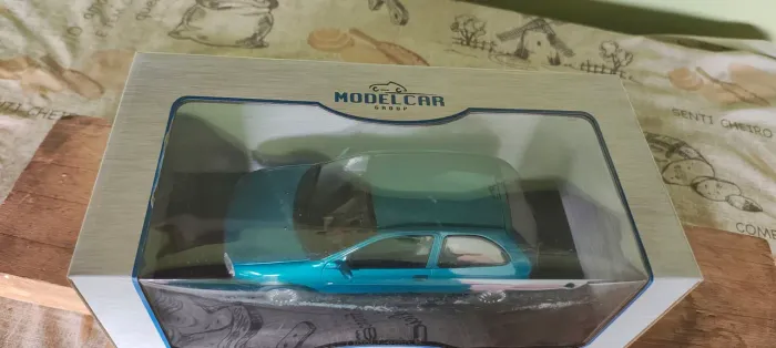 Miniatura de carro Corsa 118