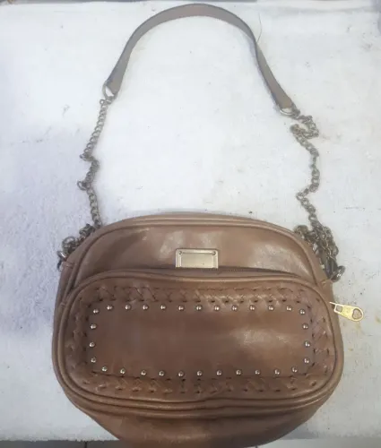 Bolsa importada feminina usada em boas condições