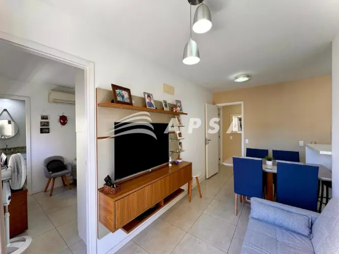 APARTAMENTO DE 64M² QUE REÚNE CONFORTO, PRATICIDADE E LAZER. CONTA COM AMPLA SALA, 2 QUART