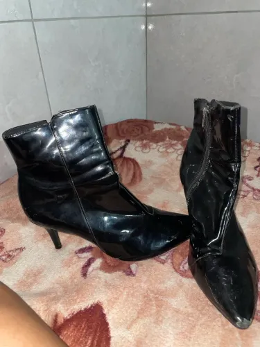 Vendo bota usada pouca vezes, número 38