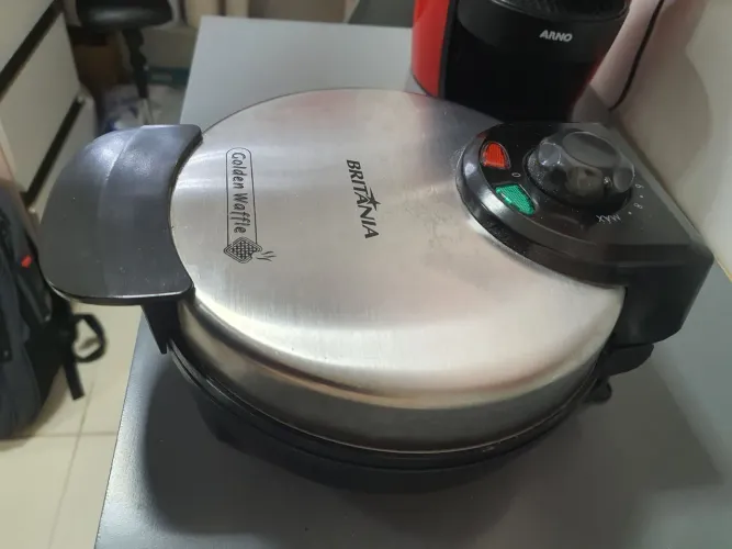 Máquina de Waffle Britânia 