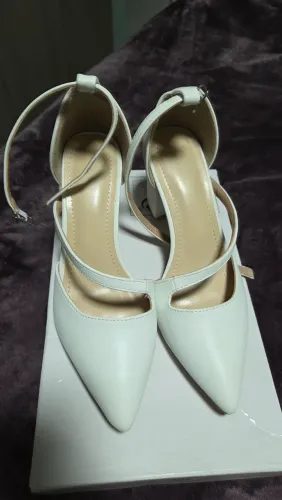 Sapato branco noiva