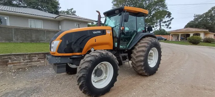 Trator Valtra bm125i 4x4 132cv 
