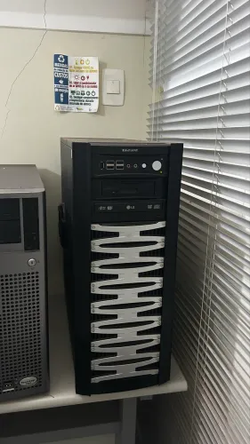 Servidores e Equipamentos de Informática Usados - Dell PowerEdge e Outros